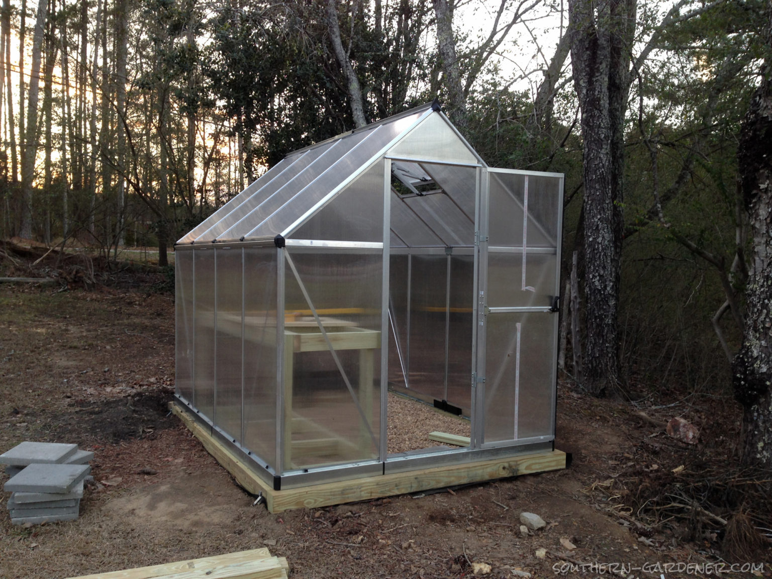 DIY Greenhouse Tables – Southern Gardener