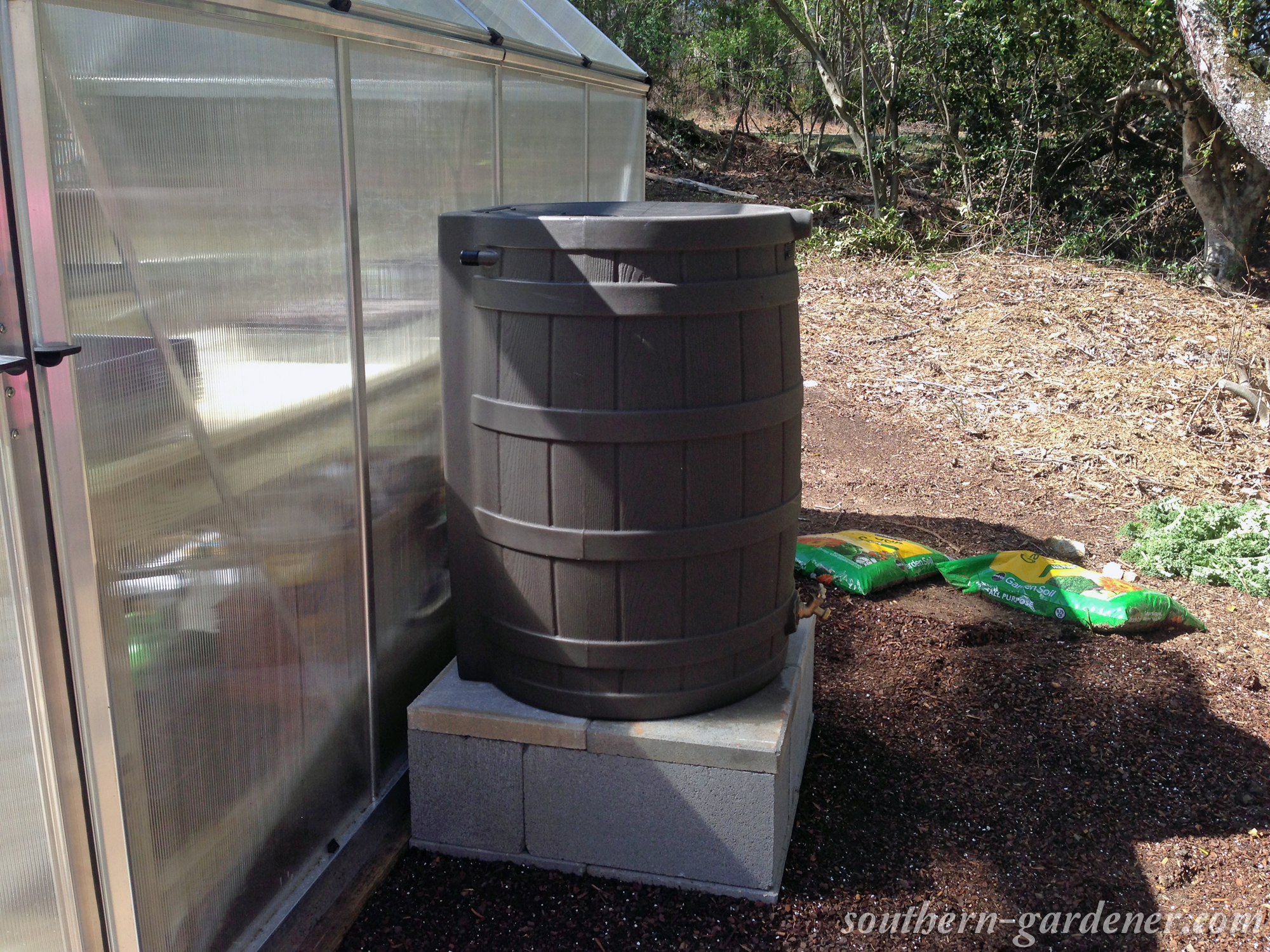 DIY Rain Barrel Stand – Southern GardenerDIY Rain Barrel Stand – Southern Gardener  