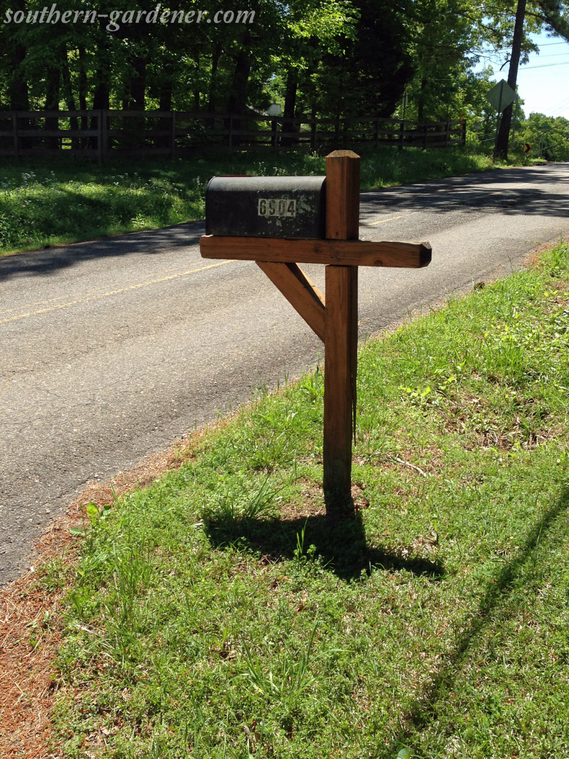 Mailbox Landscaping & Makeover – Southern Gardener